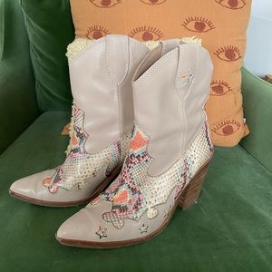 Tezza - Aldo Cowboy Booties / 7.5